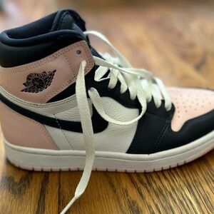 Women’s Air Jordan 1 Retro High OG SE “Bubble Gum” size 6